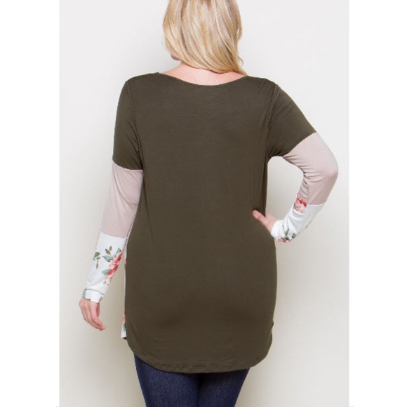 PLUS Caroline Floral Color Block Tunic - Picture 3 of 3